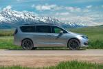 Chrysler Pacifica Limited S Appearance Package 2017 года